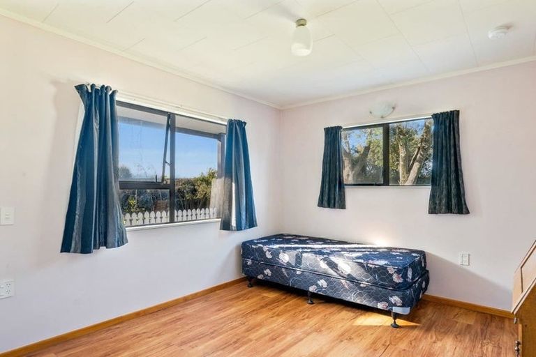 Photo of property in 2 Paetawa Road, Peka Peka, Waikanae, 5391