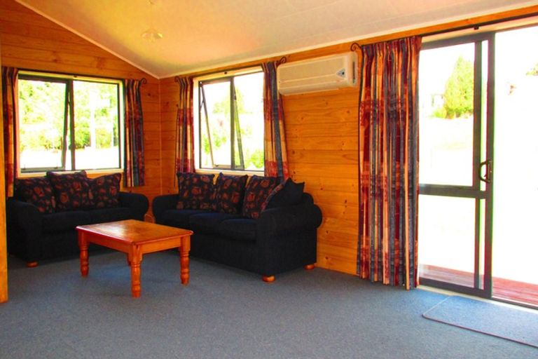 Photo of property in 2 Muriwai Drive, Manapouri, 9679