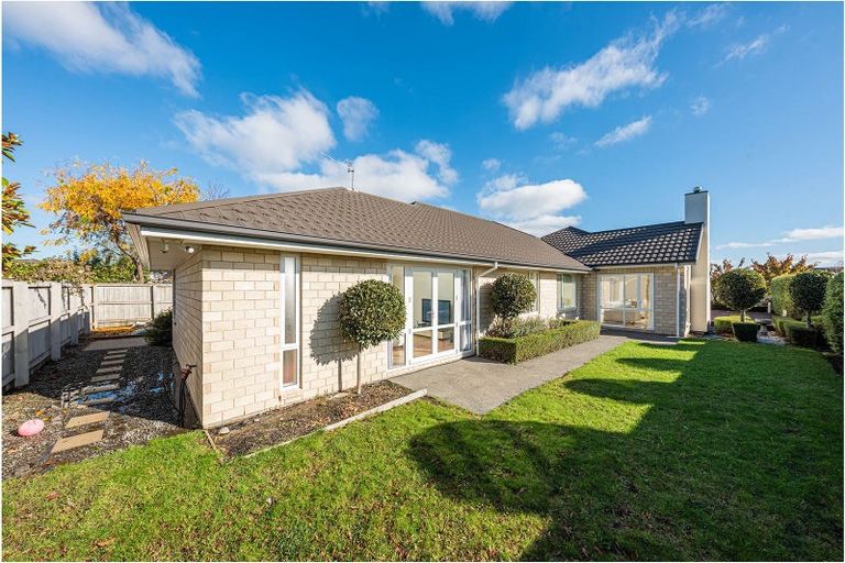 Photo of property in 57 Westpark Drive, Burnside, Christchurch, 8053