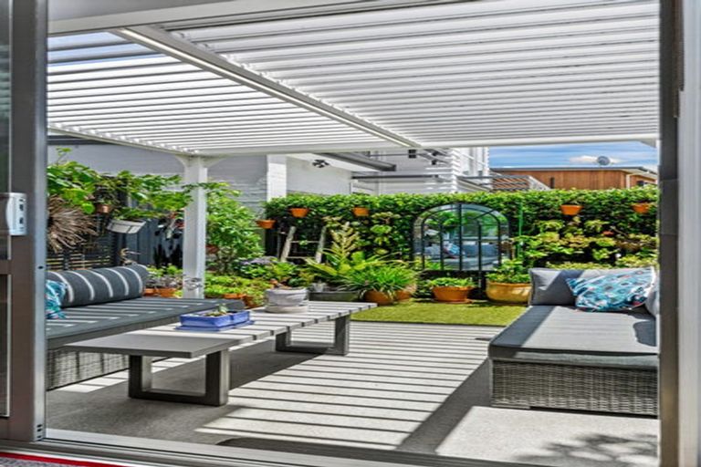 Photo of property in 30 Grey Warbler Road, Hobsonville, Auckland, 0616