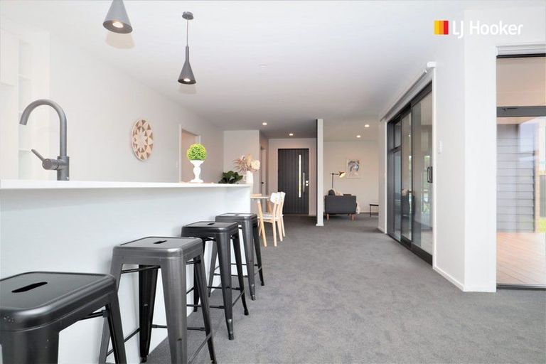 Photo of property in 5 North Foreland Street, Waihola, Milton, 9073