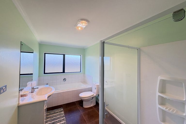 Photo of property in 53 Makora Road, Massey, Auckland, 0614
