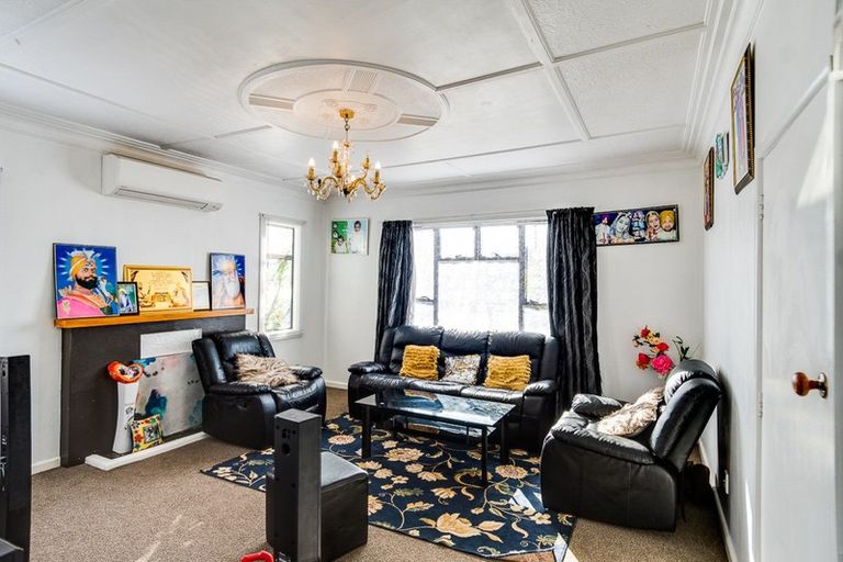 Photo of property in 415 Massey Street, Akina, Hastings, 4122