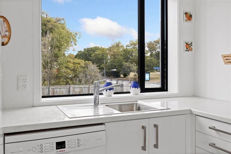 Photo of property in 2/306 Stanmore Road, Richmond, Christchurch, 8013