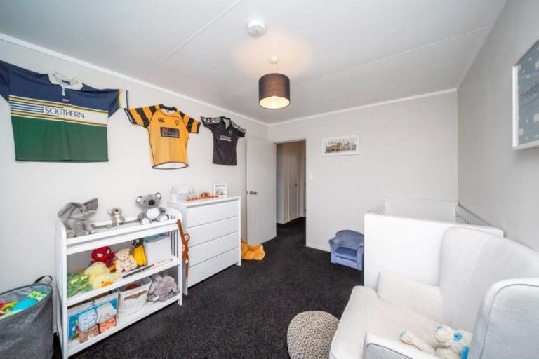 Photo of property in 33 Kamahi Avenue, Hawera, 4610
