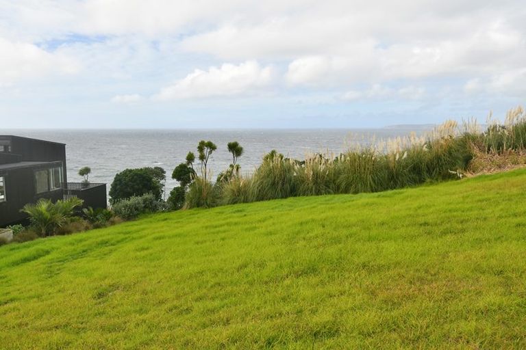 Photo of property in 104-106 Lax Crescent, Leigh, 0985