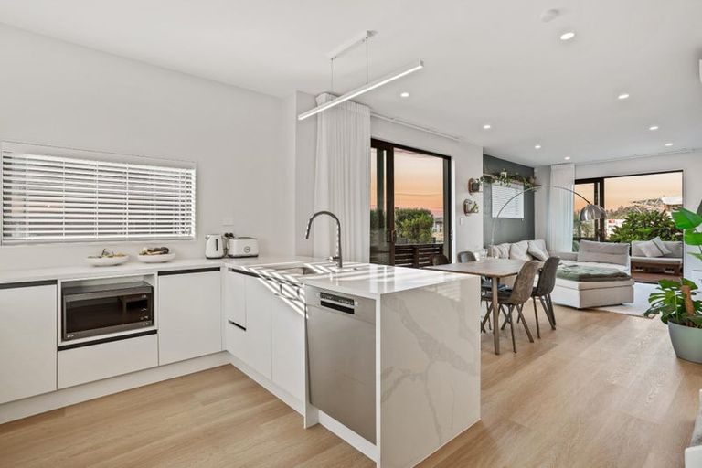 Photo of property in 33 Waka Moana Drive, Hobsonville, Auckland, 0616