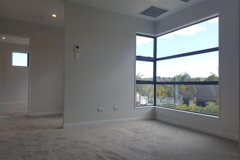 Photo of property in 3a Horizon Way, West Harbour, Auckland, 0618