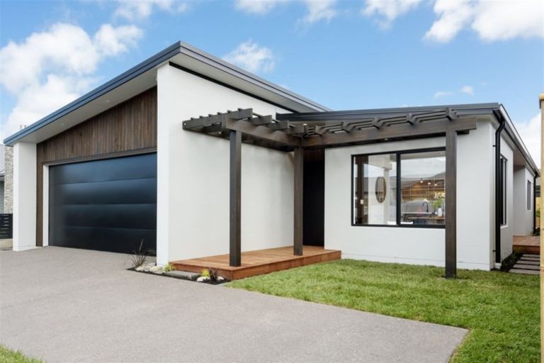 Photo of property in 5 Makura Drive, Papamoa Beach, Papamoa, 3118