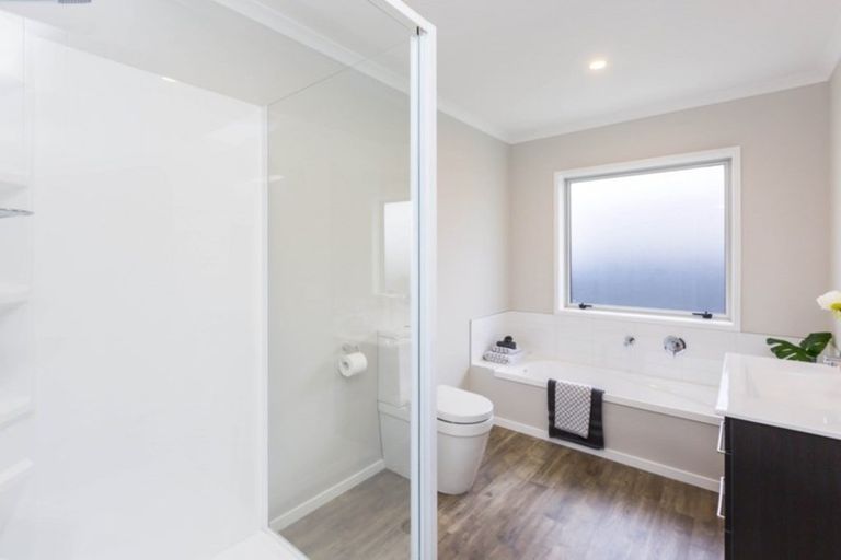 Photo of property in 12 Passchendaele Grove, Trentham, Upper Hutt, 5018