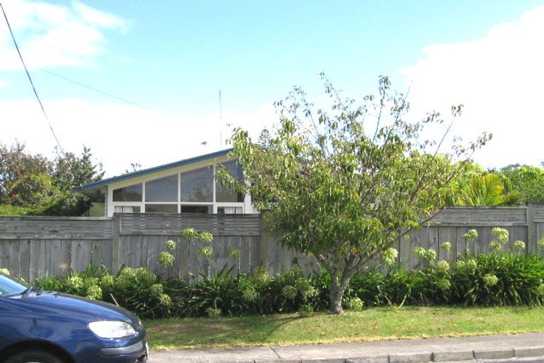 Photo of property in 7 Bevyn Street, Castor Bay, Auckland, 0620