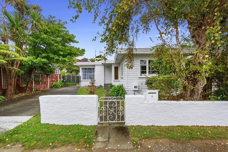 Photo of property in 4 Lyndhurst Road, Tawa, Wellington, 5028
