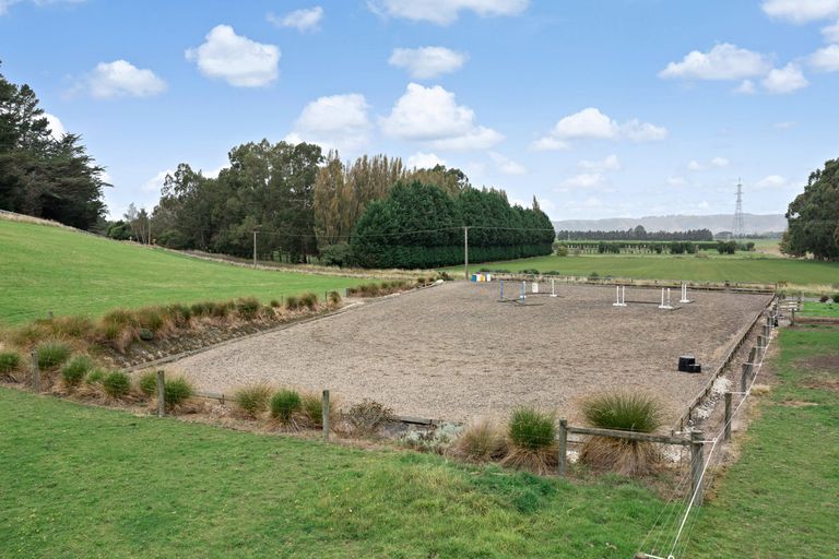 Photo of property in 16 Woodside Road, Woodside, Outram, 9073