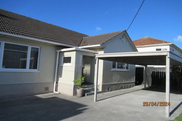Photo of property in 4029 Great North Road, Glen Eden, Auckland, 0602
