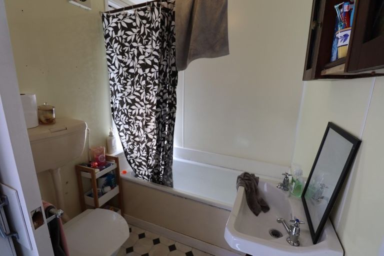 Photo of property in 1/28 Ribble Street, Island Bay, Wellington, 6023