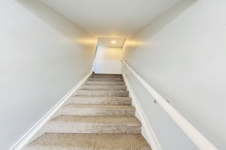 Photo of property in 40 Tukari Lane, Mangere Bridge, Auckland, 2022