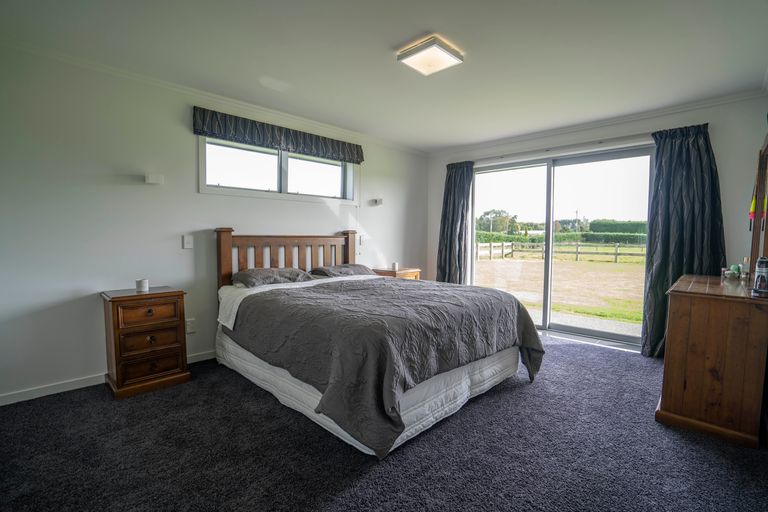 Photo of property in 15 Wilcox Road, Seaward Bush, Invercargill, 9871