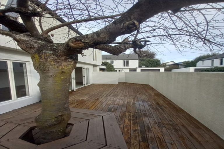 Photo of property in 2/240 Kilmore Street, Christchurch Central, Christchurch, 8011
