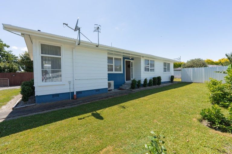 Photo of property in 19 Halswell Crescent, Westbrook, Palmerston North, 4412