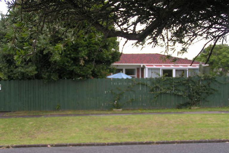 Photo of property in 1/5 Harley Road, Takapuna, Auckland, 0622