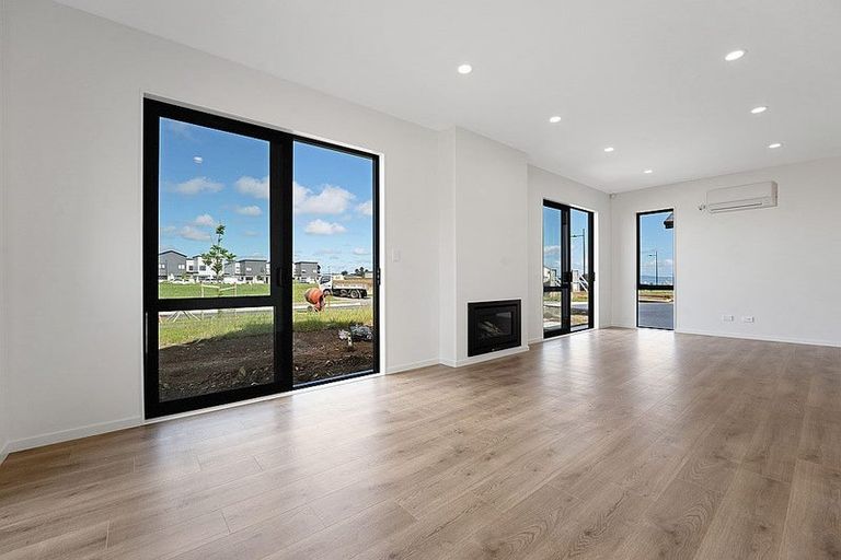 Photo of property in 14 Uatoto Road, Clarks Beach, 2122