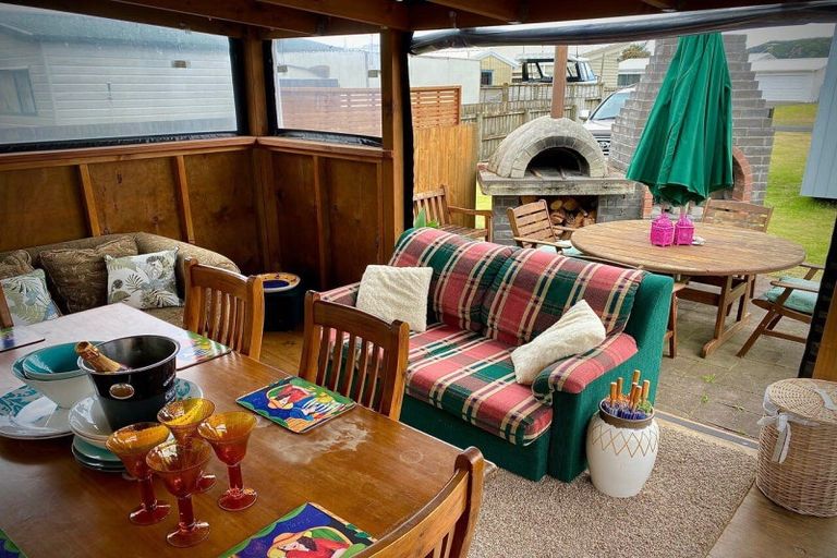 Photo of property in 102 Kauri Crescent, Matarangi, Whitianga, 3592