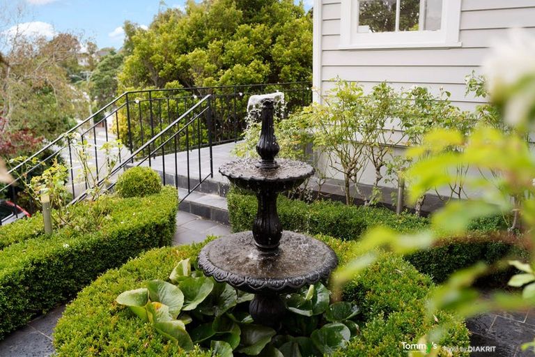 Photo of property in 1 Homewood Avenue, Karori, Wellington, 6012