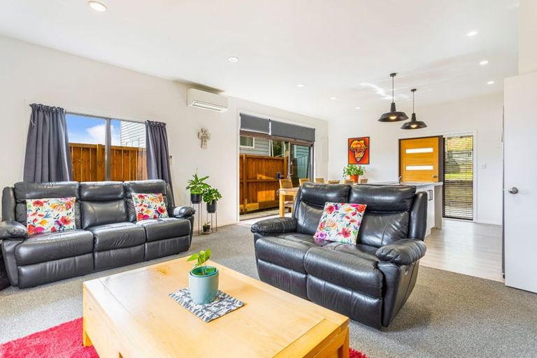 Photo of property in 15 Jelas Road, Red Beach, 0932