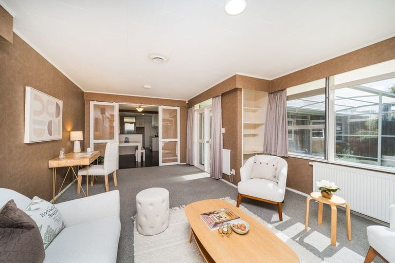 Photo of property in 65 Wikiriwhi Crescent, Awapuni, Palmerston North, 4412