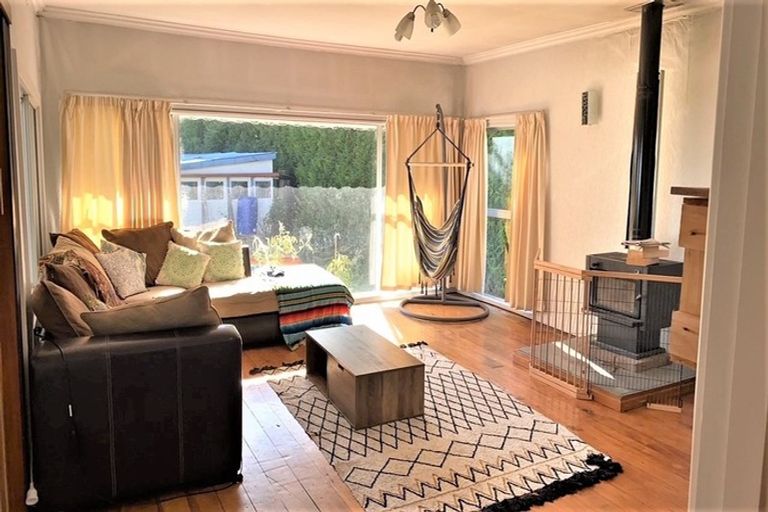 Photo of property in 1a Ngapeke Road, Welcome Bay, Tauranga, 3175