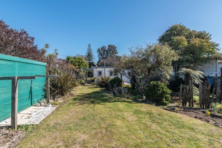Photo of property in 37 Dale Road, Raumati South, Paraparaumu, 5032