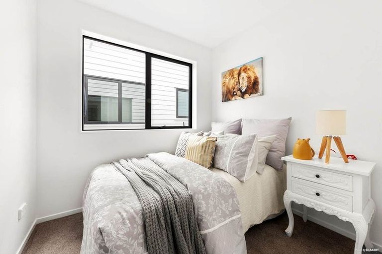 Photo of property in 7c Queen Mary Avenue, New Lynn, Auckland, 0600