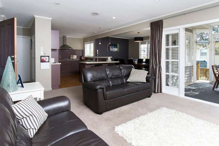 Photo of property in 29 Bradbury Road, Botany Downs, Auckland, 2010