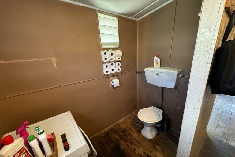 Photo of property in 49 Kent Street, Picton, 7220