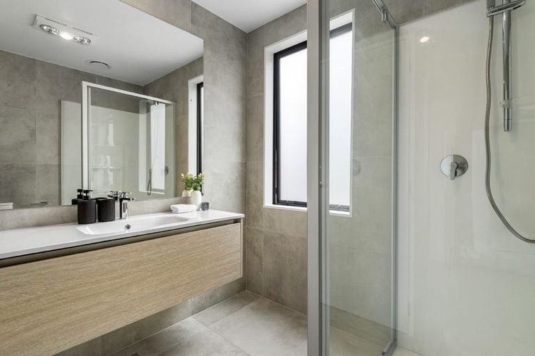 Photo of property in 32 Swanson Road, Henderson, Auckland, 0610