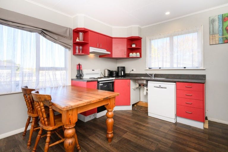 Photo of property in 14 Mcclure Street, Feilding, 4702