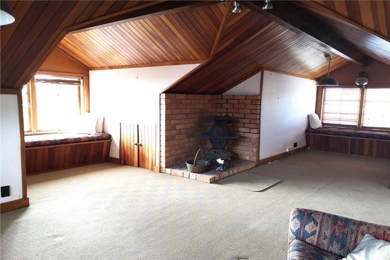 Photo of property in 5 Queen Street, Northcote Point, Auckland, 0627