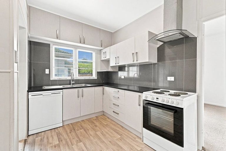 Photo of property in 8b Frank Hewitt Street, Pukekohe, 2120