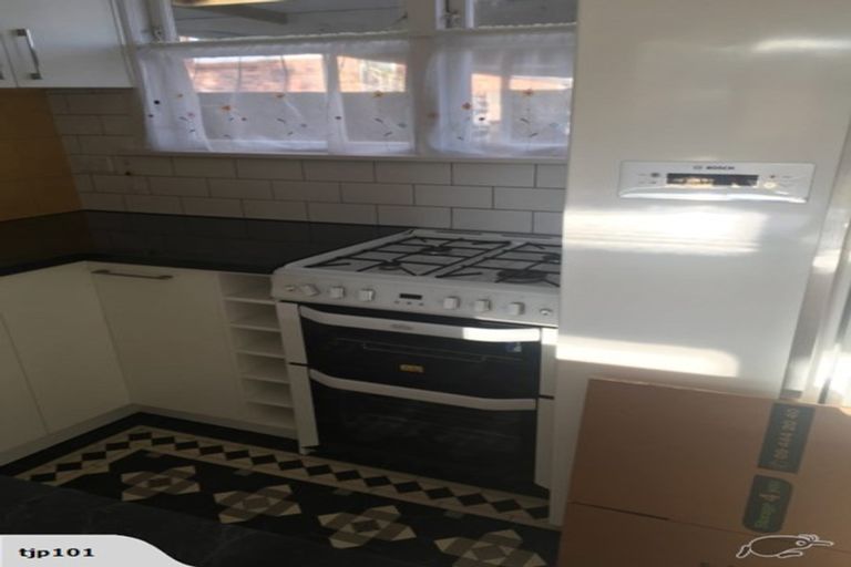 Photo of property in 2/449 Beach Road, Mairangi Bay, Auckland, 0630