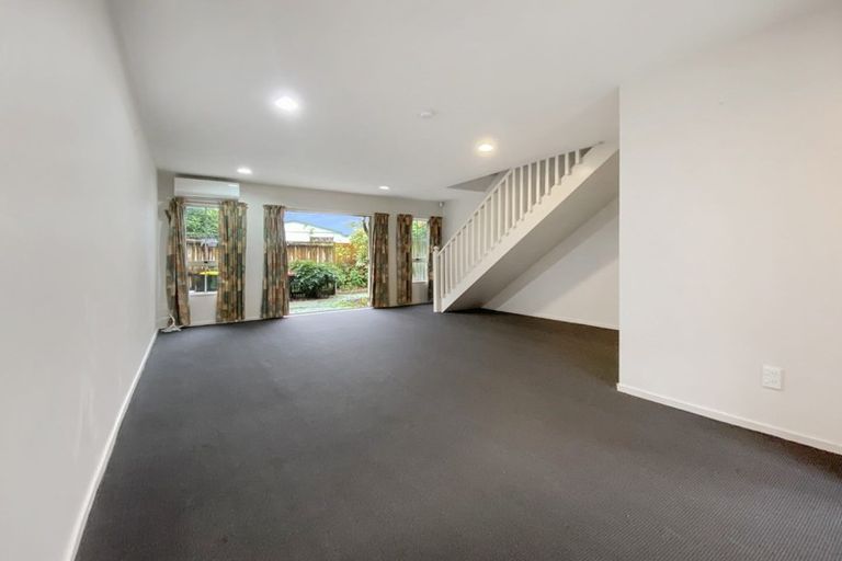 Photo of property in 3/8 Waldie Grove, Avalon, Lower Hutt, 5011