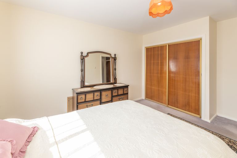 Photo of property in 2/7 Peters Lane, Spreydon, Christchurch, 8024