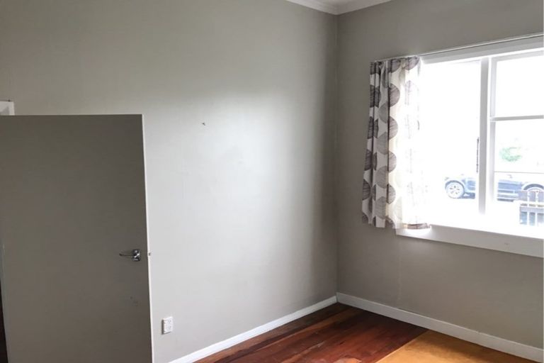 Photo of property in 11 Richmond Street, Petone, Lower Hutt, 5012