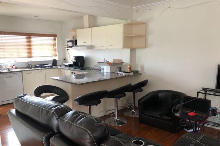 Photo of property in 2/28 Esmonde Road, Takapuna, Auckland, 0622