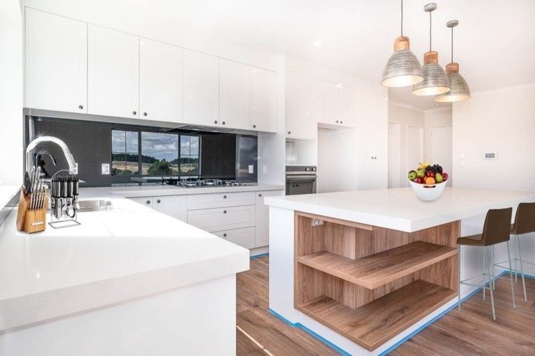 Photo of property in 31 Takurua Terrace, Orewa, 0931