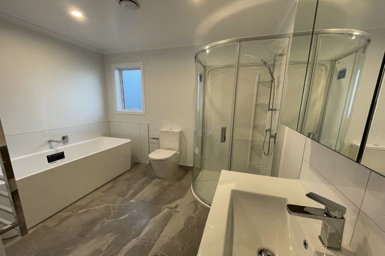 Photo of property in 24 Koreke Close, Kenepuru, Porirua, 5022