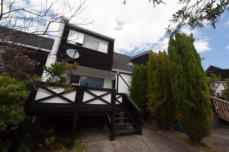 Photo of property in 6 Makatote Grove, Churton Park, Wellington, 6037