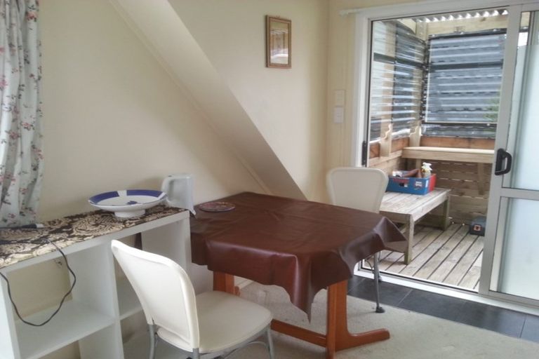 Photo of property in 11 Cobblestone Lane, Hillcrest, Auckland, 0627
