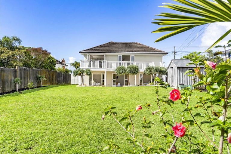 Photo of property in 130 Aberdeen Road, Campbells Bay, Auckland, 0620
