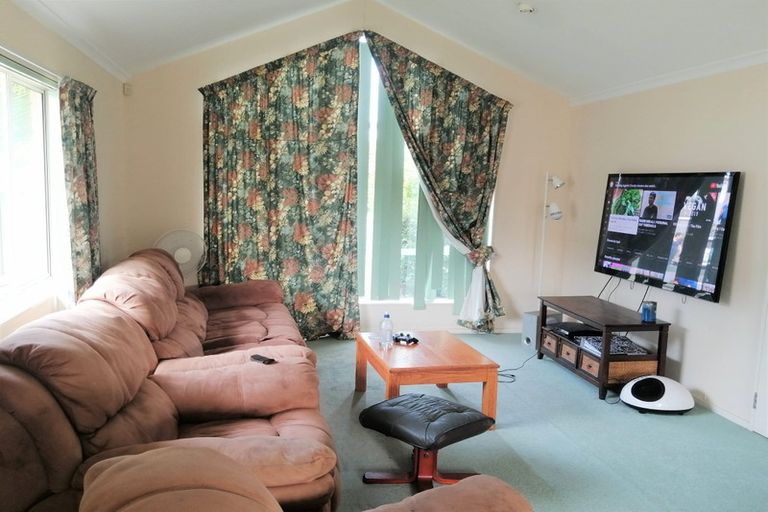 Photo of property in 14 Mellefont Close, East Tamaki Heights, Auckland, 2016