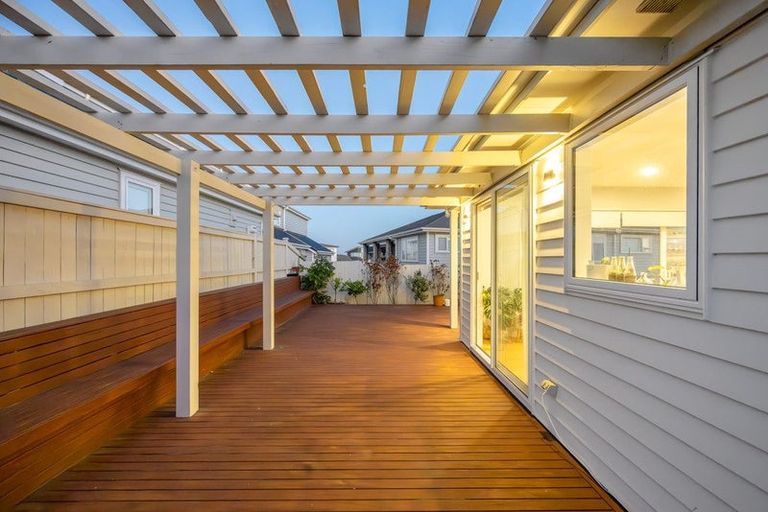 Photo of property in 14 Davey Crescent, Orewa, 0931